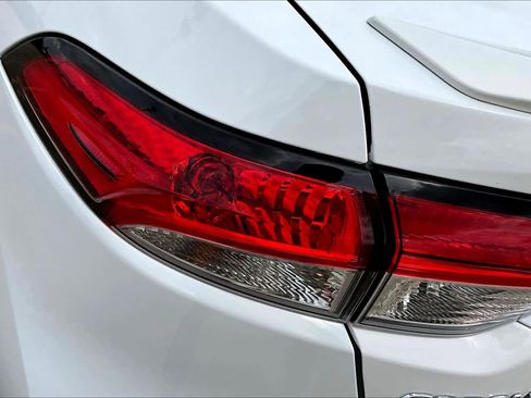 Used 2024 Toyota Corolla SE w/ SE Premium Package image 29