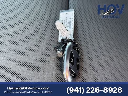 Used 2025 Hyundai Santa Cruz Limited image 37