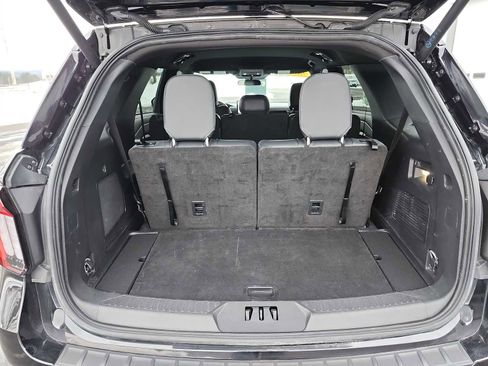 Used 2025 Ford Explorer ST-Line w/ ST-Line Street Pack image 17