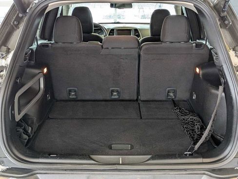 Used 2016 Jeep Cherokee 75th Anniversary image 33