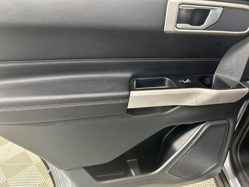 Used 2023 Ford Explorer XLT w/ Equipment Group 202A image 16