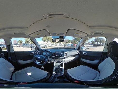 Used 2025 Hyundai Venue SEL image 43