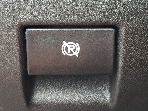 Used 2012 Chevrolet Colorado LT AWD/4WD image 18