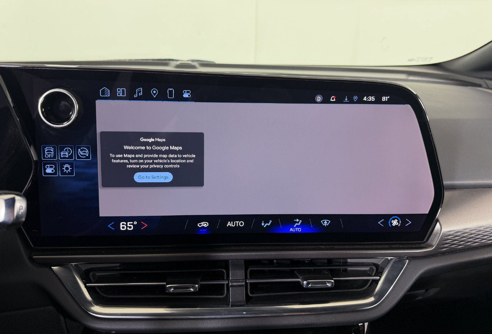 Certified 2025 Chevrolet Equinox EV LT FWD image 13