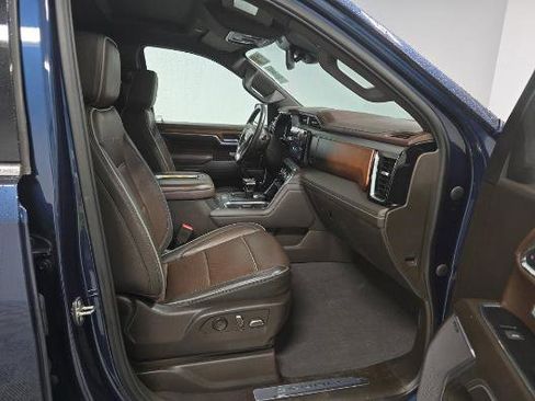 Used 2022 GMC Sierra 1500 Denali image 6