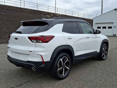 Certified 2023 Chevrolet TrailBlazer RS w/ Sun and Liftgate Package image 6
