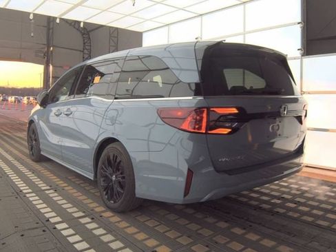 Used 2025 Honda Odyssey Sport-L image 13