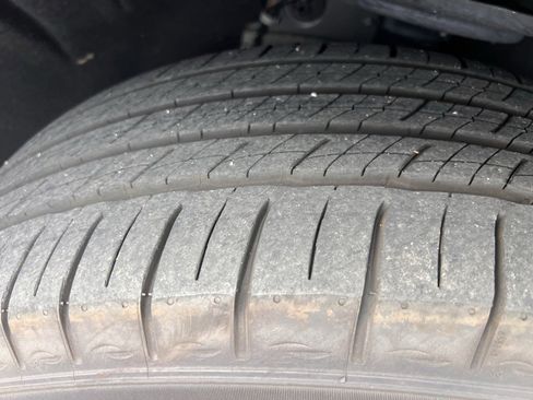 Used 2023 GMC Acadia Denali w/ Black Diamond Edition image 13