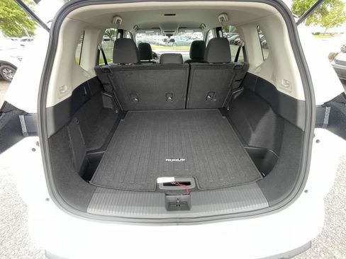 Used 2025 Nissan Rogue S image 9