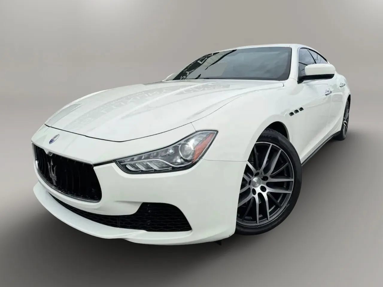 Used 2015 Maserati Ghibli RWD image 1