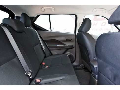 Certified 2025 Nissan Kicks Play S image 9