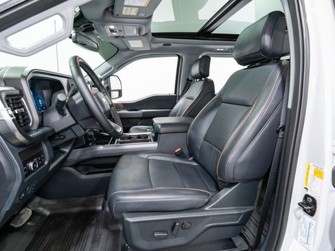 Used 2025 Ford F250 Lariat w/ Lariat Ultimate Package image 19