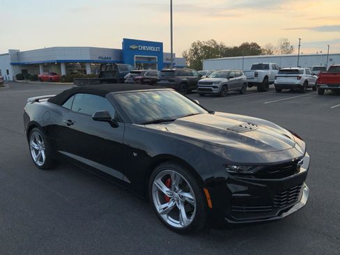 Used 2023 Chevrolet Camaro SS image 2