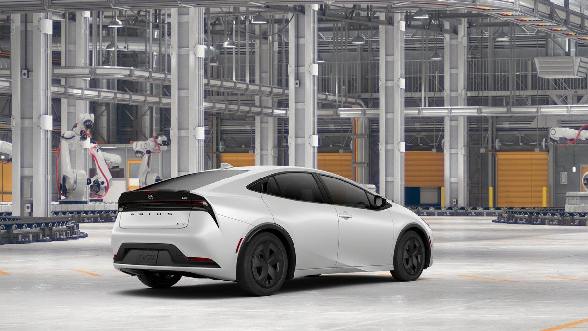 New 2027 Toyota Prius LE FWD image 12