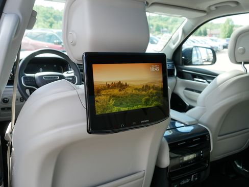 Used 2022 Jeep Wagoneer Series I w/ Convenience Group I AWD/4WD image 35