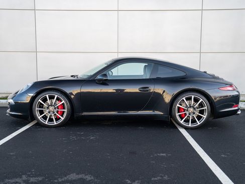 Used 2013 Porsche 911 Carrera S image 2