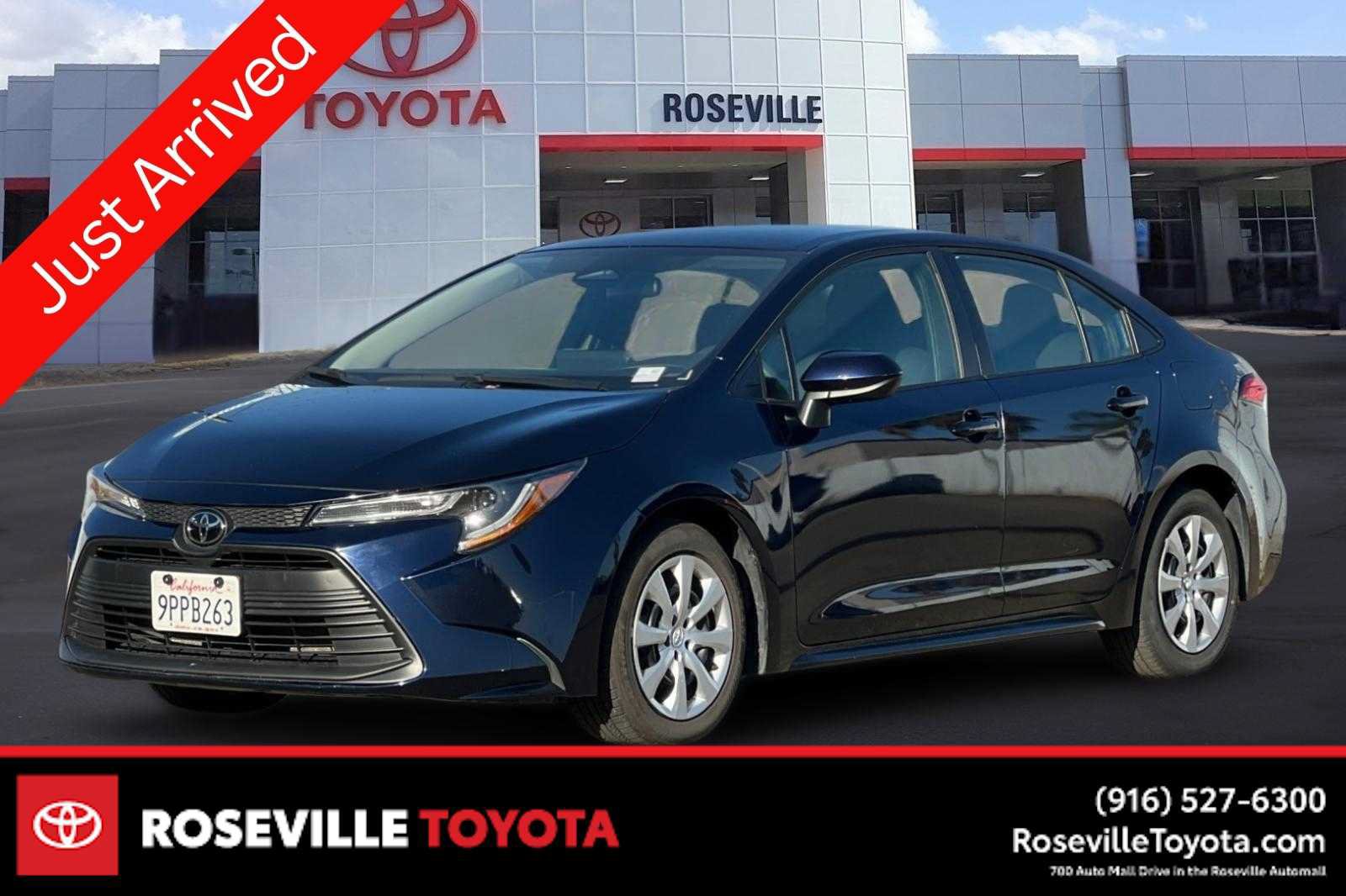 Used 2025 Toyota Corolla LE FWD image 1