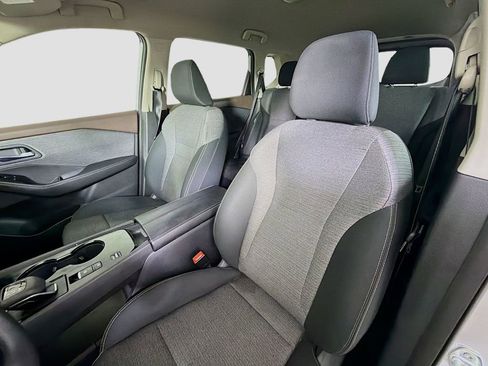 Used 2023 Nissan Rogue SV FWD image 13