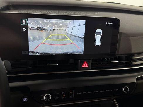 Used 2025 Kia Carnival image 20