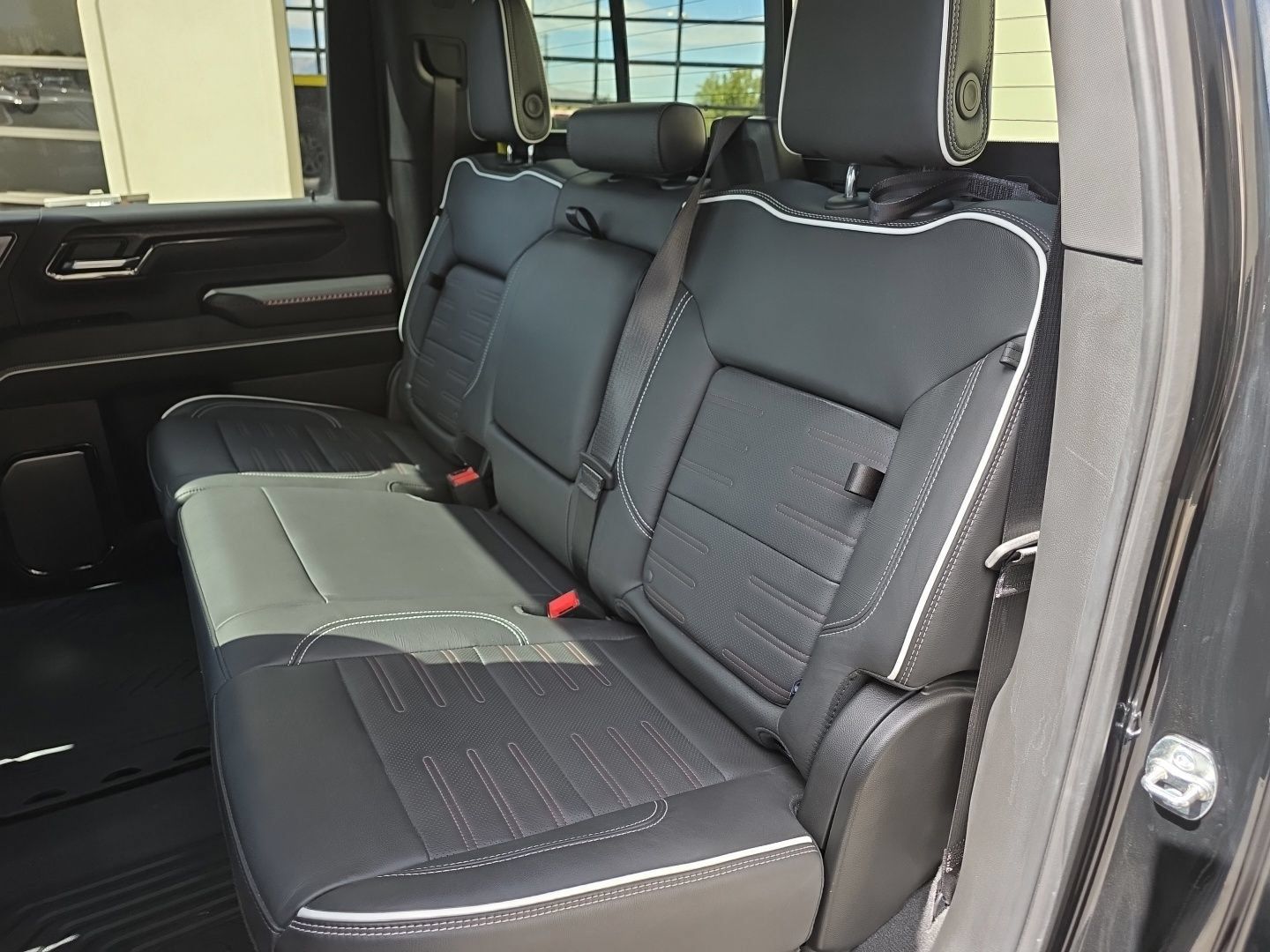Used 2025 GMC Sierra 2500 AT4X w/ AT4X AEV Edition AWD/4WD image 16