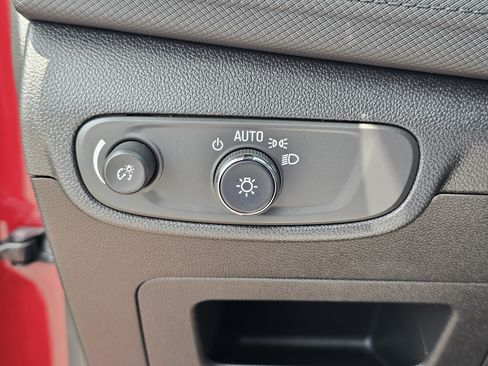 Used 2024 Chevrolet TrailBlazer LT w/ LT Cold Weather Package FWD image 18