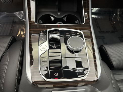 New 2026 BMW X5 xDrive50e w/ Climate Comfort Package image 23
