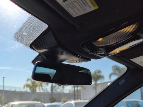 Used 2023 BMW 530e w/ M Sport Package image 27