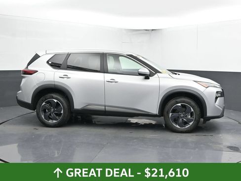 Used 2025 Nissan Rogue SV AWD/4WD image 5