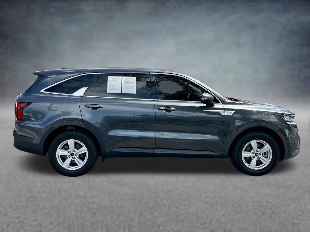 Used 2023 Kia Sorento LX FWD image 4