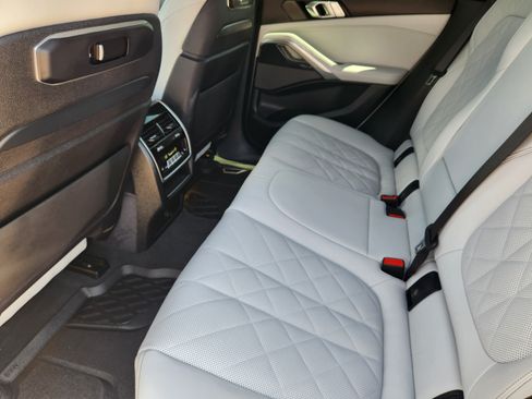 Used 2026 BMW X6 xDrive40i AWD/4WD image 23