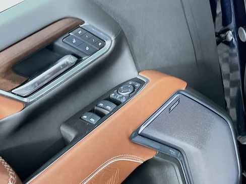 Certified 2025 GMC Sierra 2500 Denali Ultimate image 17