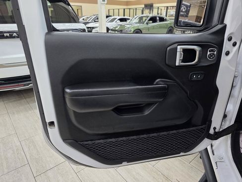 Used 2021 Jeep Wrangler Unlimited Sport AWD/4WD image 37