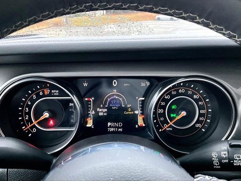 Certified 2019 Jeep Wrangler Unlimited Sahara image 9