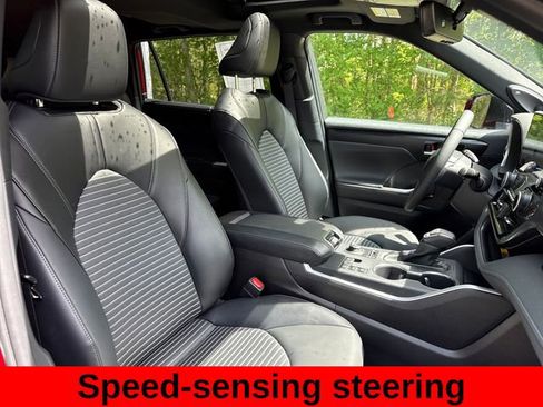 Used 2025 Toyota Highlander XSE image 28