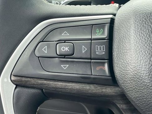 Used 2023 Jeep Grand Cherokee L Limited w/ Luxury Tech Group II image 23