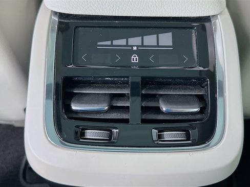 Used 2021 Volvo XC90 T5 Momentum w/ Climate Package FWD image 24