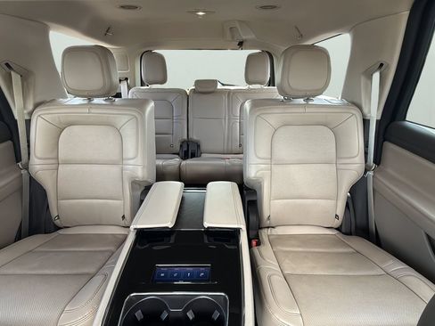 Certified 2024 Lincoln Navigator Reserve AWD/4WD image 25