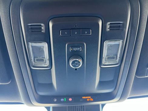 Used 2024 Chevrolet Suburban LT image 36