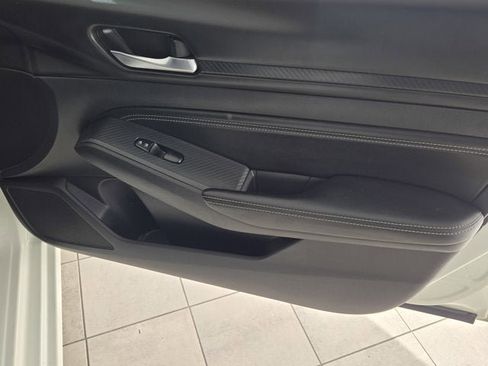 Used 2020 Nissan Altima 2.5 S image 3