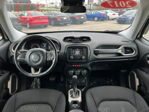 Used 2017 Jeep Renegade Latitude w/ Cold Weather Group AWD/4WD image 13