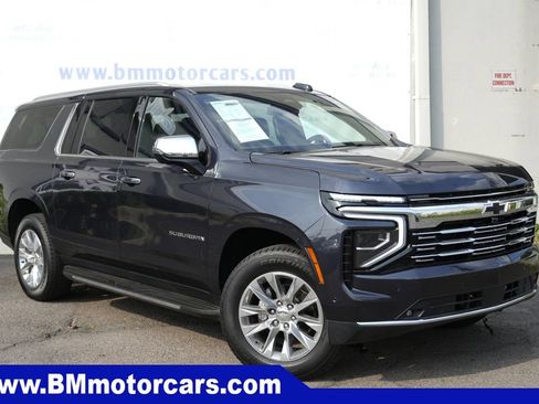 Used 2025 Chevrolet Suburban Premier AWD/4WD image 1