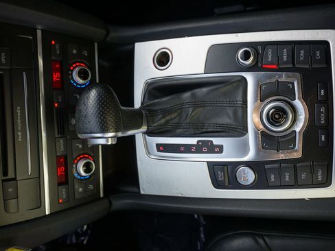 Used 2014 Audi Q7 TDI Prestige w/ Prestige Package image 32