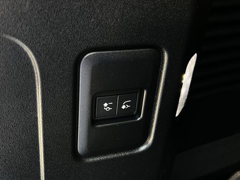 Used 2023 Land Rover Defender 130 First Edition AWD/4WD image 30