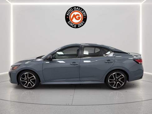 Used 2025 Nissan Sentra SR w/ SR Premium Package FWD image 7