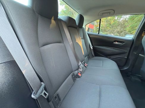 Used 2021 Toyota Corolla LE image 22