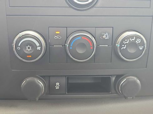 Used 2013 Chevrolet Silverado 1500 W/T RWD image 17