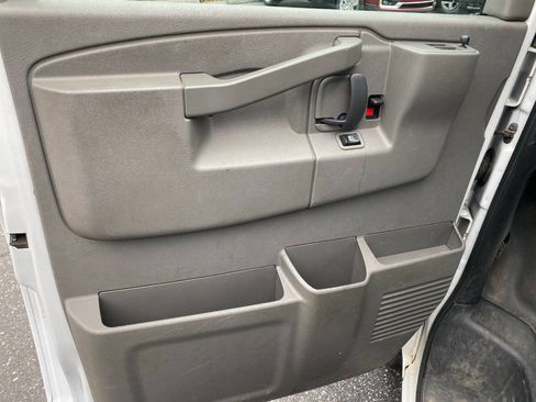 Used 2018 Chevrolet Express 3500 LS image 11