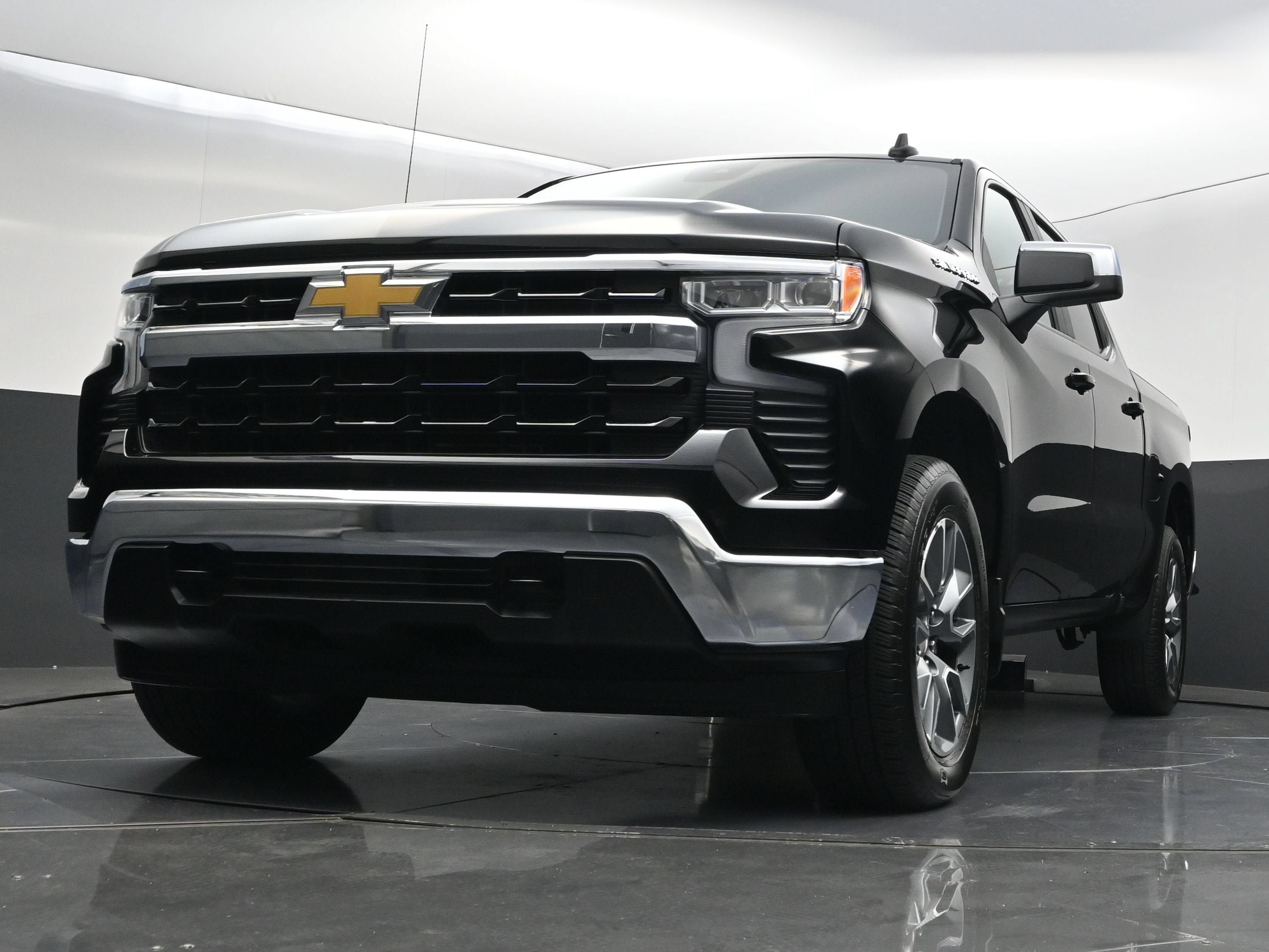 Certified 2026 Chevrolet Silverado 1500 LT AWD/4WD image 37