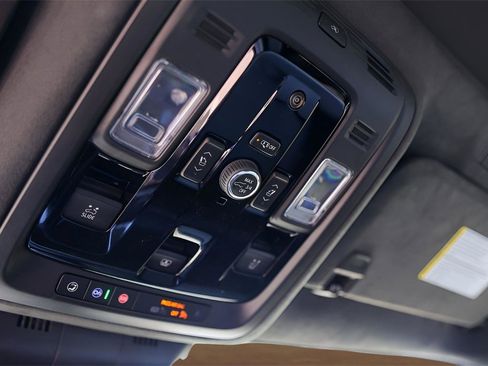 Certified 2025 Cadillac Escalade V w/ LPO, ONYX Package image 20