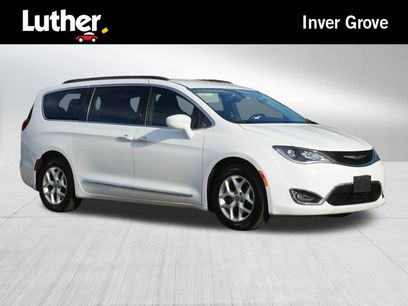 Used 2017 Chrysler Pacifica Touring-L w/ Tire & Wheel Group